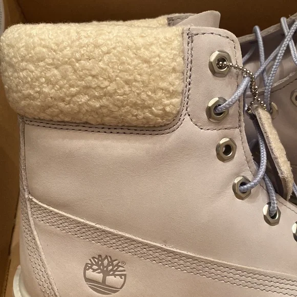 New in Box Women’s Timberland Premium 6-Inch Waterproof Boots - Picture 3 of 8